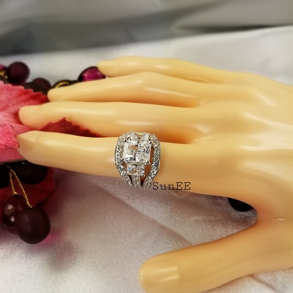 NEW WOMENS 925 STERLING SILVER RADIANT CUT WEDDING RINGS ENGAGEMENT RINGS - Picture 2 of 4